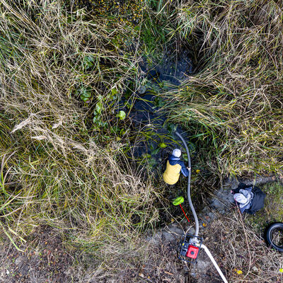 Teich wird abgepumpt